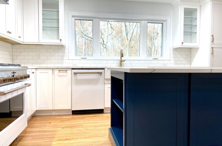 Fabuwood Cabinetry with Full Overlay Door and Custom Island in Berkeley Heights, Union County NJ