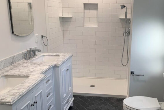 bathroom001.jpg